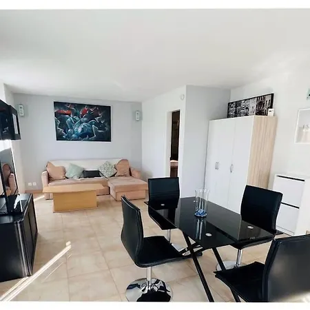 Disney & Paris Pour 2 Personnes. Apartment